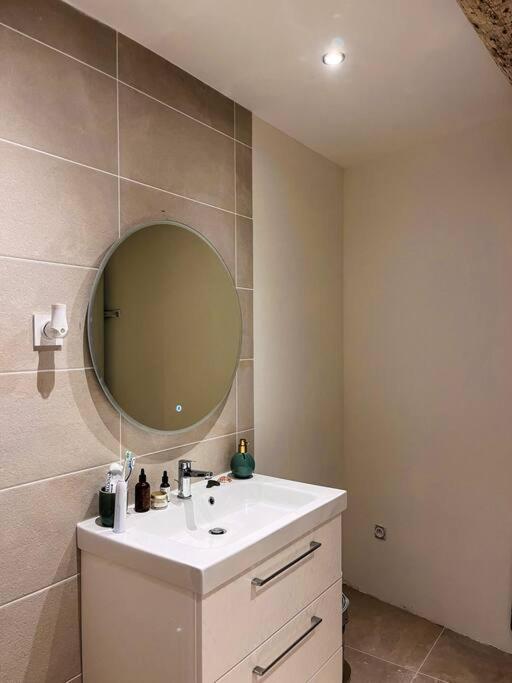 Poussan Appartement Charmant Et Calme Dans L'Herault מראה חיצוני תמונה